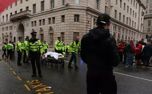 ЛИВЕРПҮҮЛИЙН ХӨГЖӨӨН ДЭМЖИГЧДИЙГ МАШИНААР ДАЙРЧ ГЭМТЭЭЖЭЭ